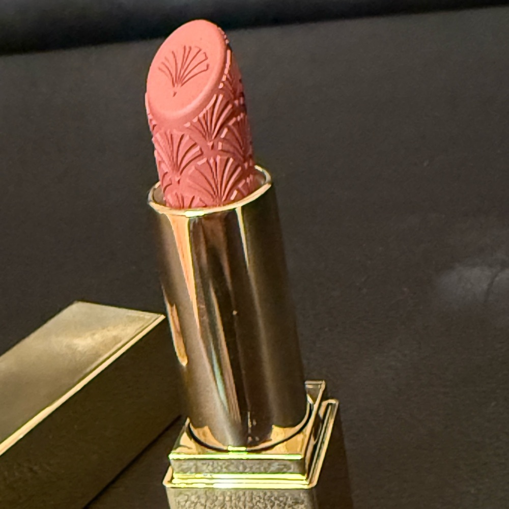 Limited edition Estée Lauder lipstick